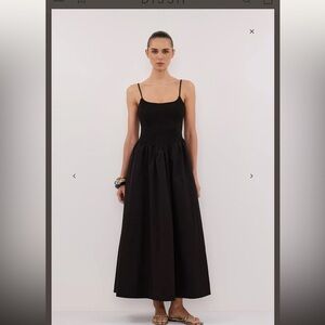 DISSH Elegant Black Maxi Dress